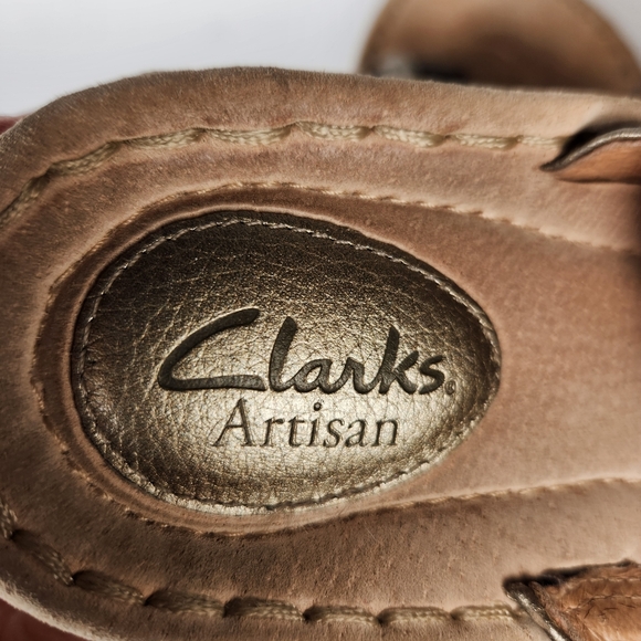 CLARKS Artisan Womens Sandal 10 Beige Leather Beaded Metallic Wedge Slip On Shoe - Picture 8 of 13